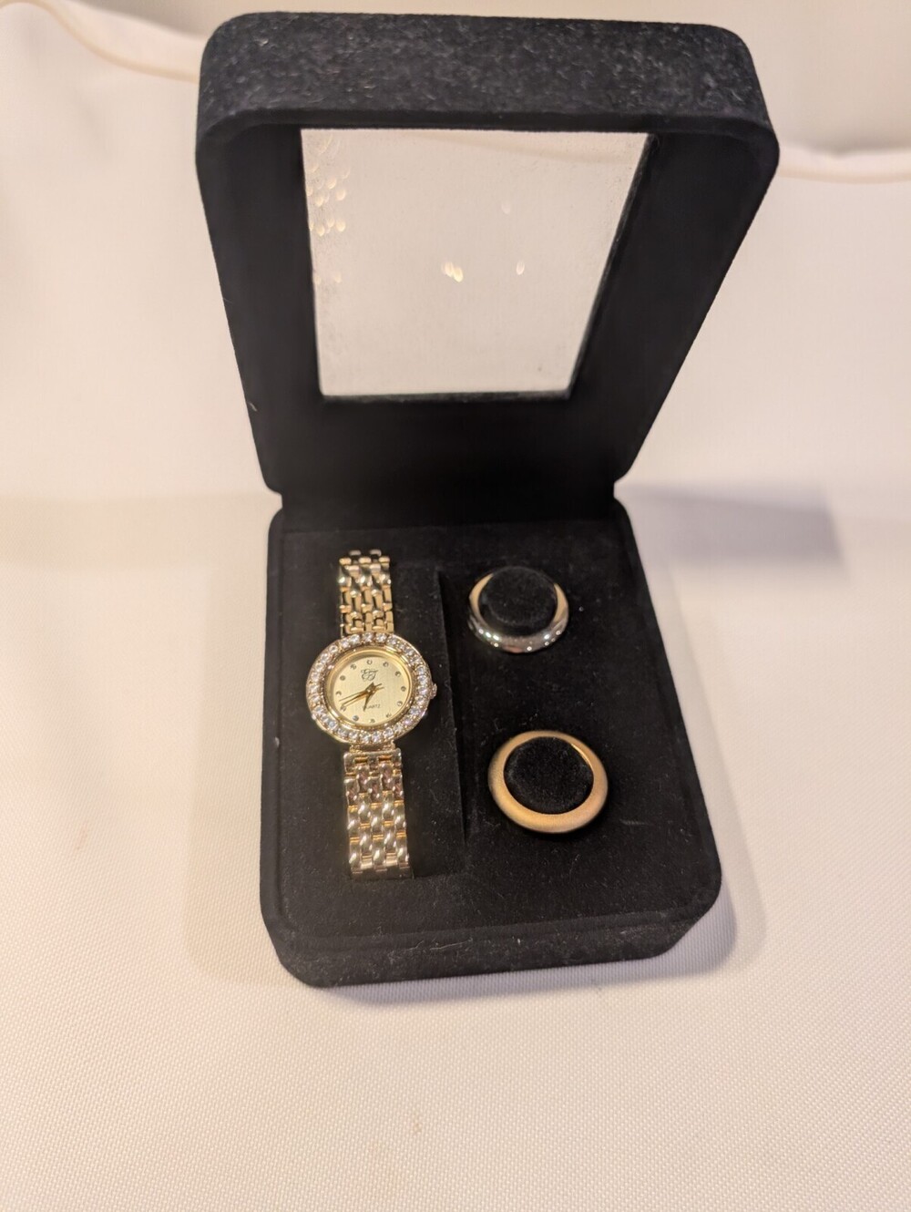 Vintage Boxed Elizabeth Taylor White Diamonds Watch Interchangeable Bezels